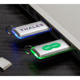 Memoria con logotipo USB HALO plata 64GB USB 2.0, con luz efecto halo cuando se conecta